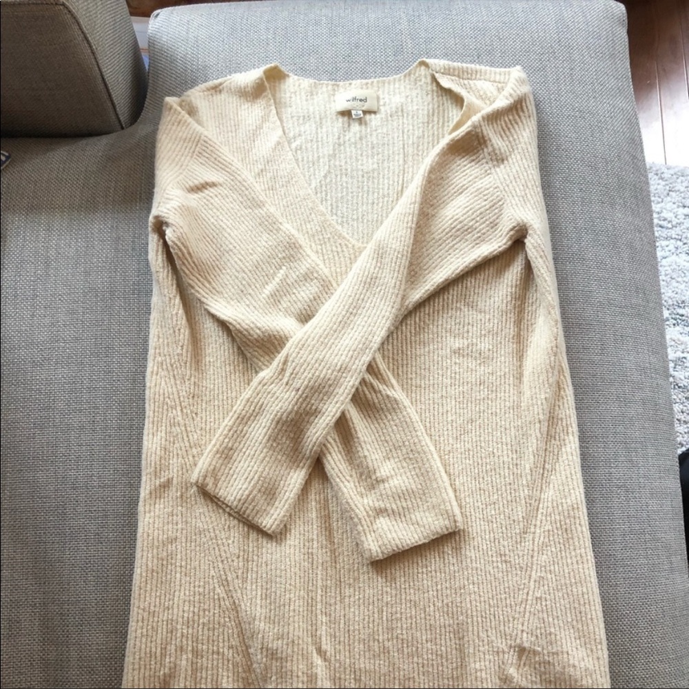 Aritzia Wilfred Cream Sweater